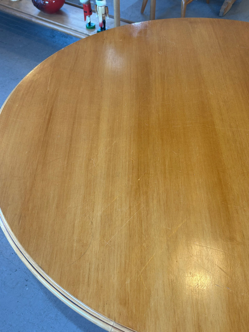 ウッド ラウンドテーブル <br>大阪店 - ヴィンテージ SHARK ATTACK