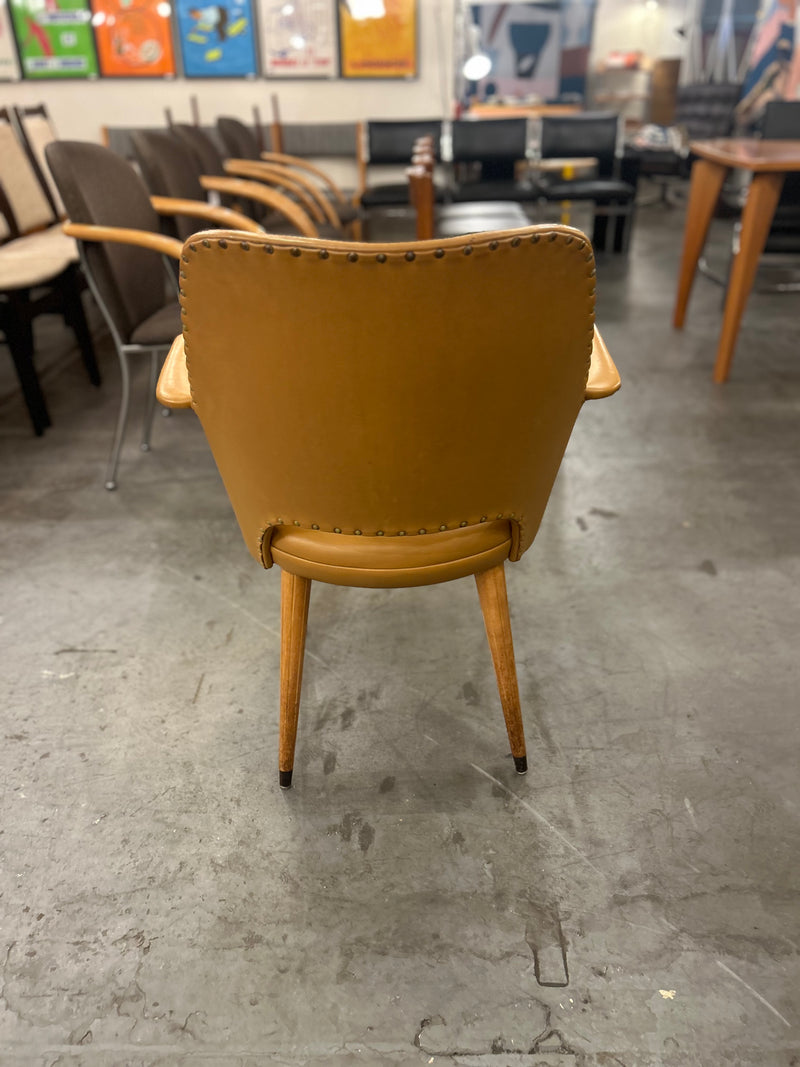 レザー アームチェア <br>大阪店 - ヴィンテージ SHARK ATTACK