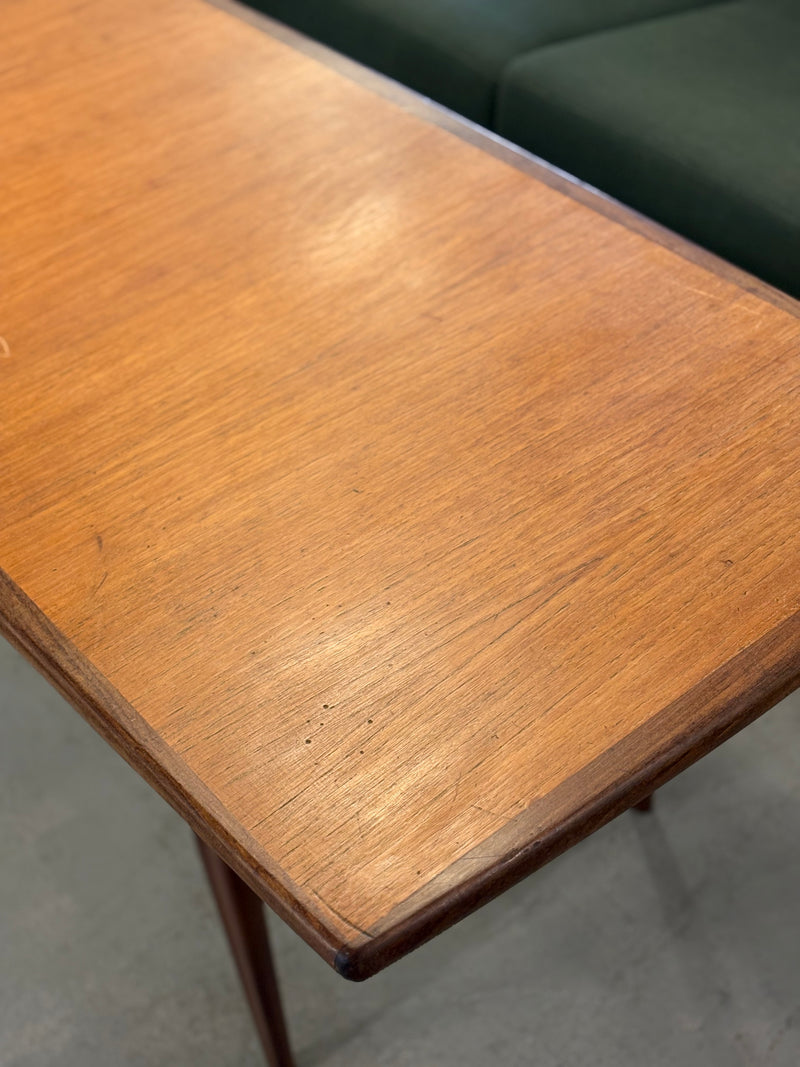 チークウッド コーヒーテーブル <br>大阪店 - ヴィンテージ SHARK ATTACK