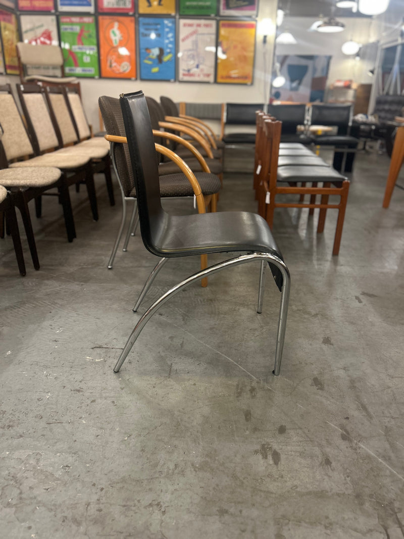 レザー ダイニングチェア <br>大阪店 - ヴィンテージ SHARK ATTACK