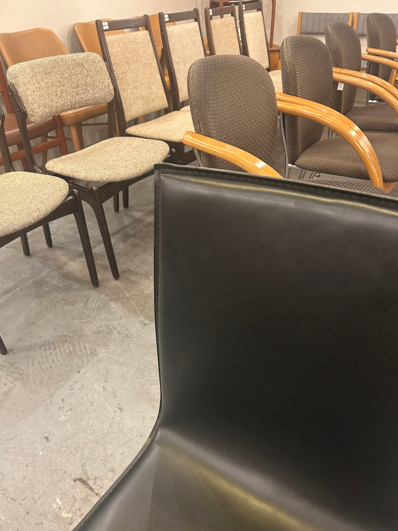 レザー ダイニングチェア <br>大阪店 - ヴィンテージ SHARK ATTACK