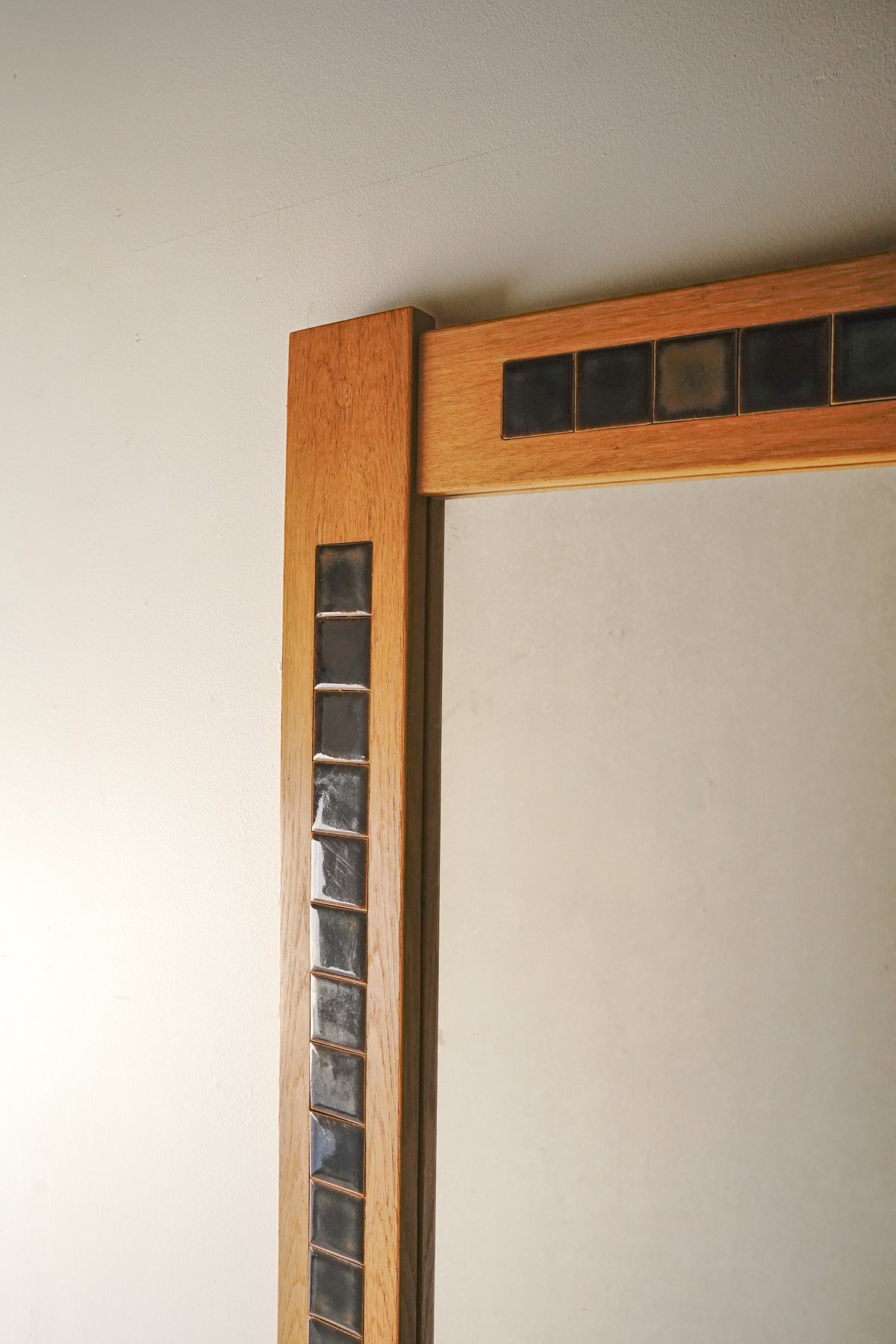 ヴィンテージ　ウォールミラー スペイン製 タイル 無垢 大 ヴィンテージ ウォールミラー スペイン製 タイル 無垢 大 - メルカリ