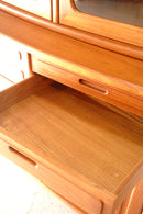 チークウッド カップボード/キャビネット<br>ヴィンテージ<br>大和店 - ヴィンテージ SHARK ATTACK