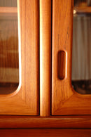 チークウッド カップボード/キャビネット<br>ヴィンテージ<br>大和店 - ヴィンテージ SHARK ATTACK