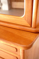 チークウッド カップボード/キャビネット<br>ヴィンテージ<br>大和店 - ヴィンテージ SHARK ATTACK