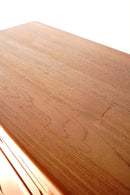 チークウッド カップボード/キャビネット<br>ヴィンテージ<br>大和店 - ヴィンテージ SHARK ATTACK