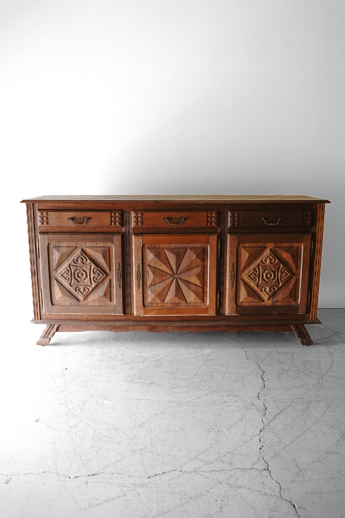 bbb様 iΦ キャビネットドラゴンクロウ サイドボード アンティーク 木製 bbb様 iΦ キャビネットドラゴンクロウ サイドボード