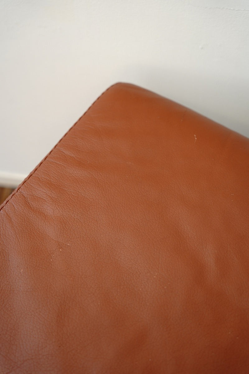 Leather stool/ottoman vintage<br> Sendagaya store