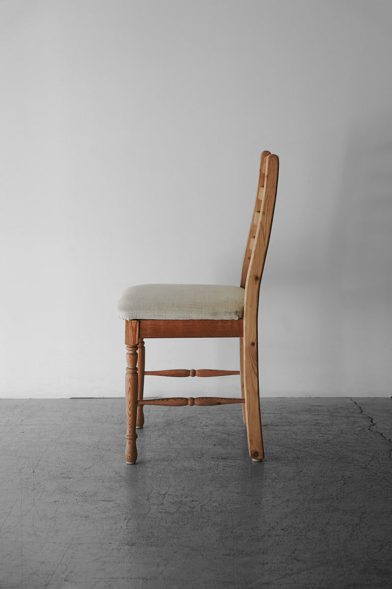 Pinewood x fabric chair vintage<br> Yamato store/Sendagaya store