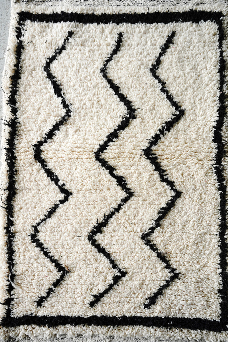 Beni Wallen Rug 1030×630<br> Sendagaya store