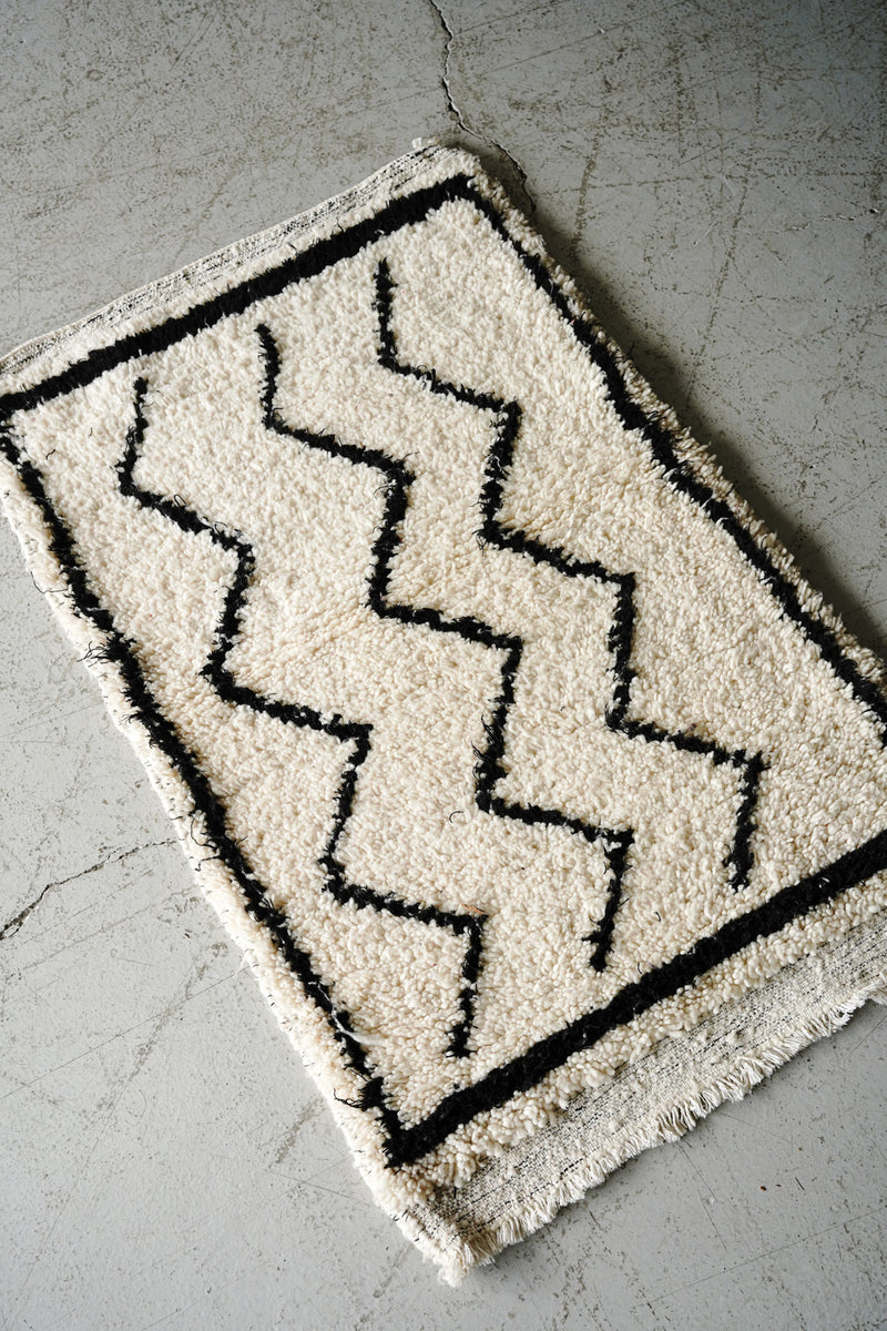 Beni Wallen Rug 1030×630<br> Sendagaya store