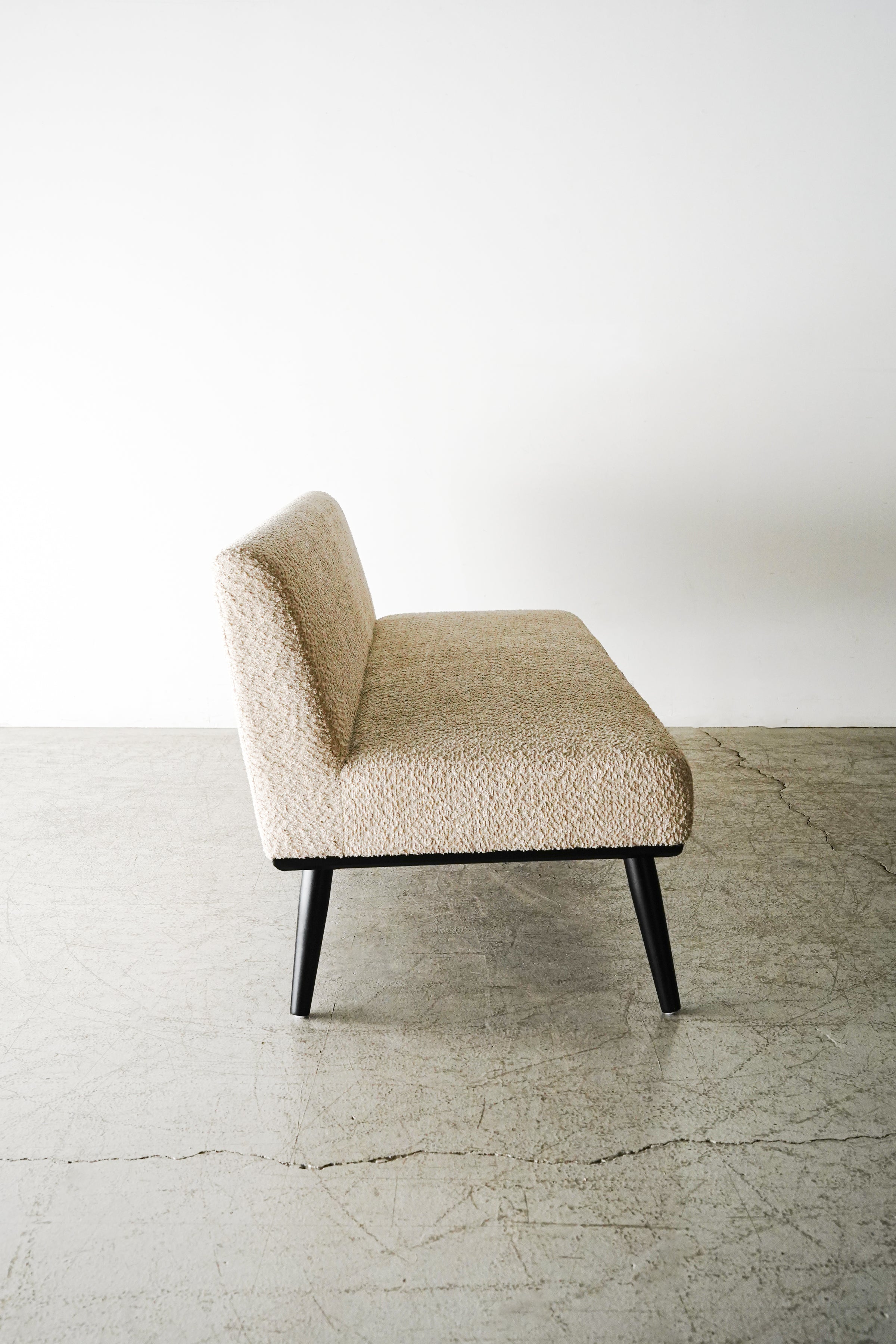 HOOK<br>Fabric 2P Sofa <br> Ivory - ヴィンテージ SHARK ATTACK