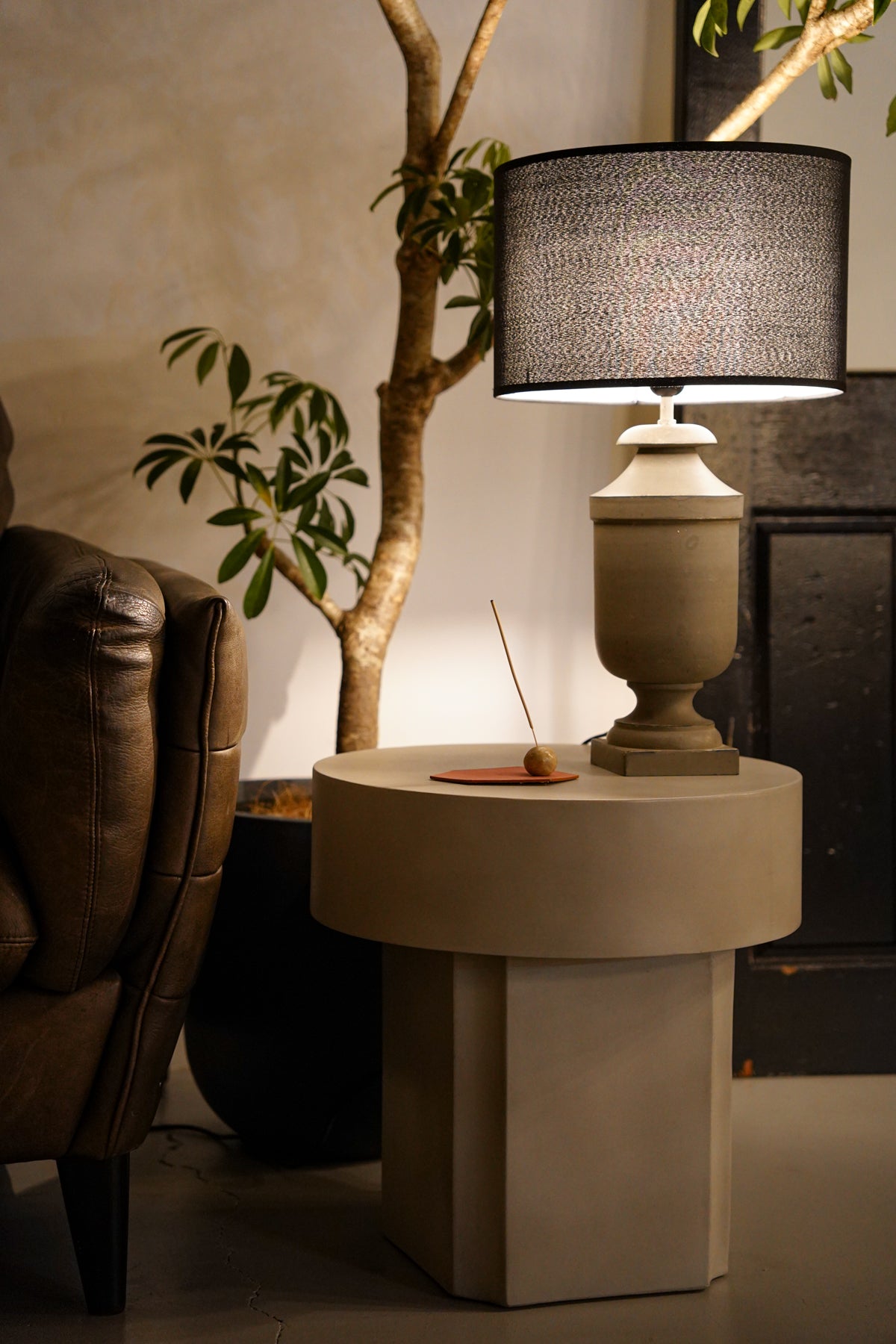 HOOK<br>Fiber concrete Side Table - 3 hold×1(大阪在庫分) nkmr - ヴィンテージ SHARK ATTACK