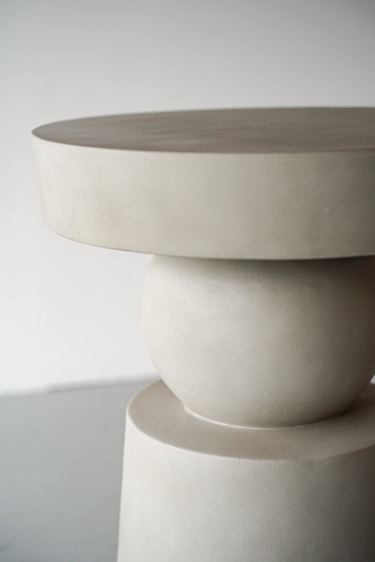 HOOK<br>Fiber concrete Side Table - 2 hold×1(大阪在庫分) nkmr - ヴィンテージ SHARK ATTACK