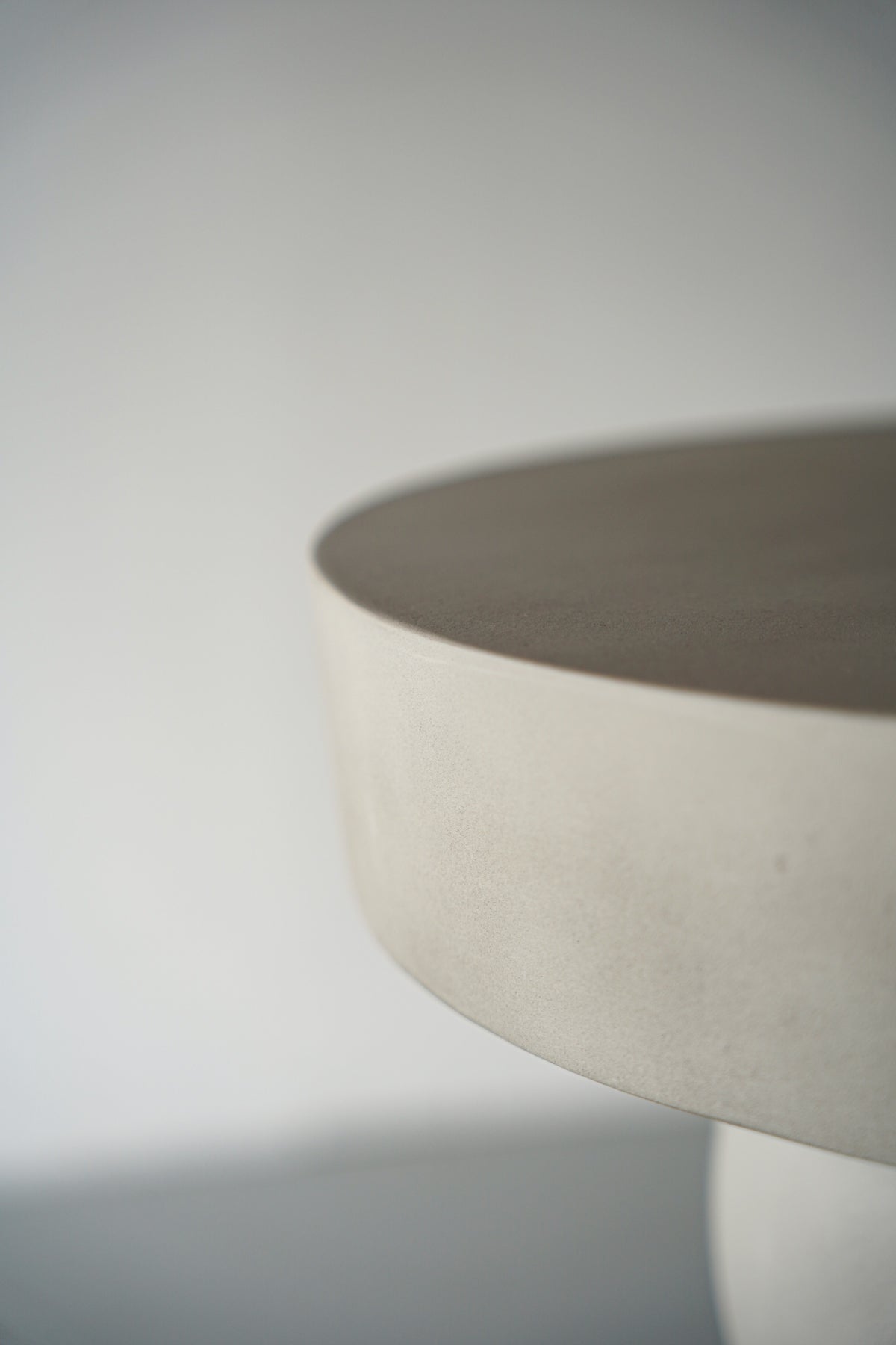 HOOK<br>Fiber concrete Side Table - 2 hold×1(大阪在庫分) nkmr - ヴィンテージ SHARK ATTACK