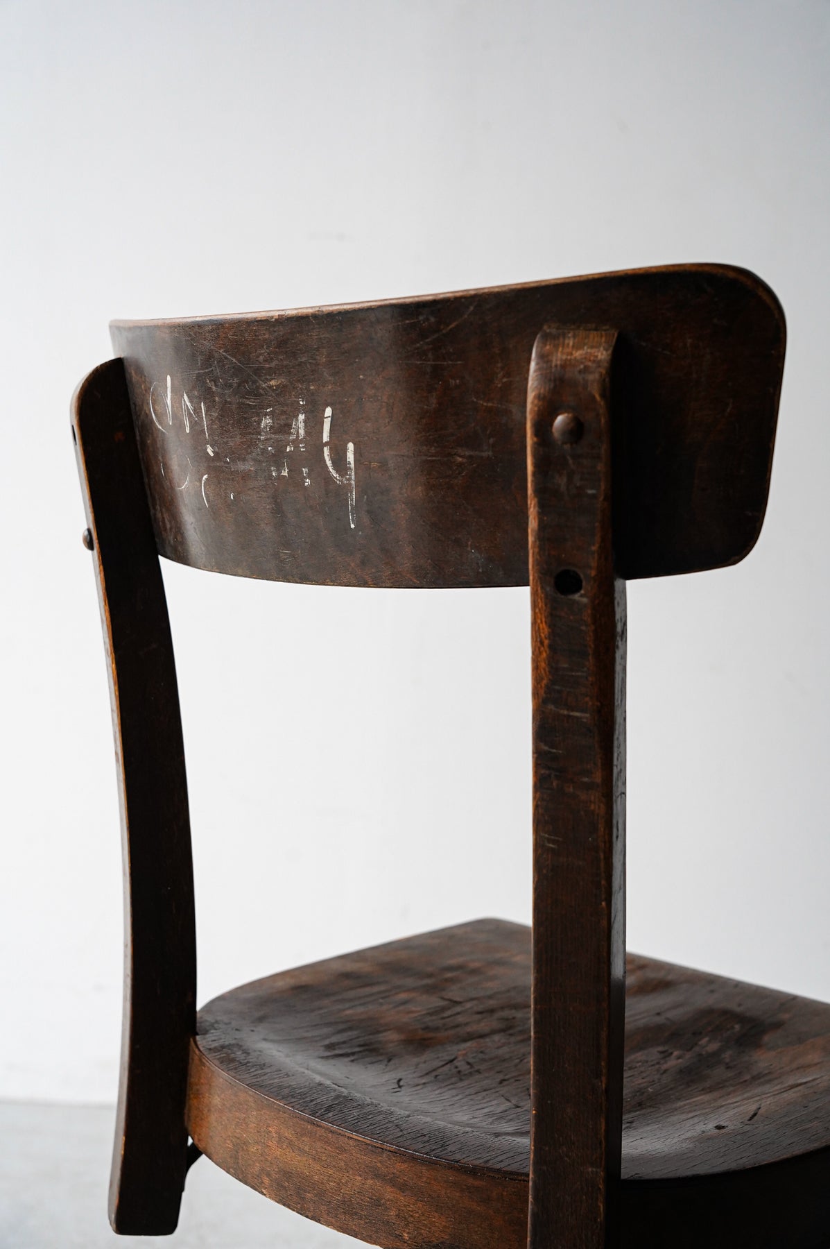 ”THONET”リフト ワークチェア <br>ヴィンテージ <br>cerote antiques - ヴィンテージ SHARK ATTACK