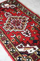 トライバルラグ 130×70 (cm) <br>ヴィンテージ<br>大和店 - ヴィンテージ SHARK ATTACK