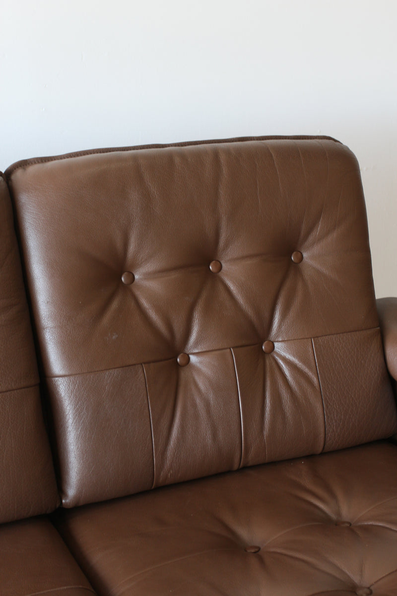 レザー 3シーター ソファ<br>大和店 - ヴィンテージ SHARK ATTACK