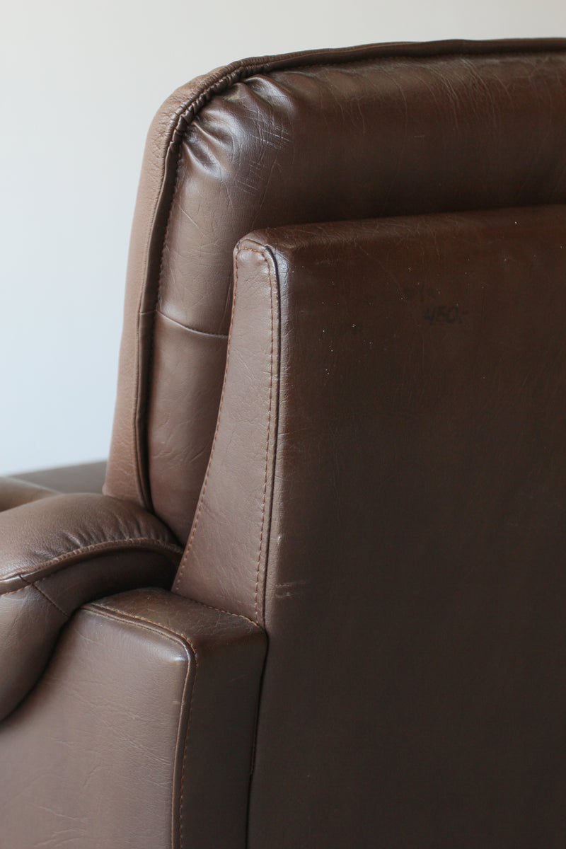 レザー 3シーター ソファ<br>大和店 - ヴィンテージ SHARK ATTACK