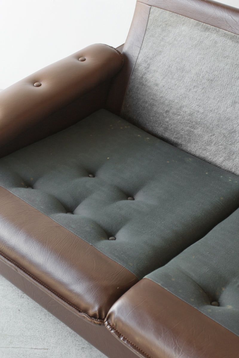 レザー 3シーター ソファ<br>大和店 - ヴィンテージ SHARK ATTACK