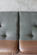 レザー 3シーター ソファ<br>大和店 - ヴィンテージ SHARK ATTACK