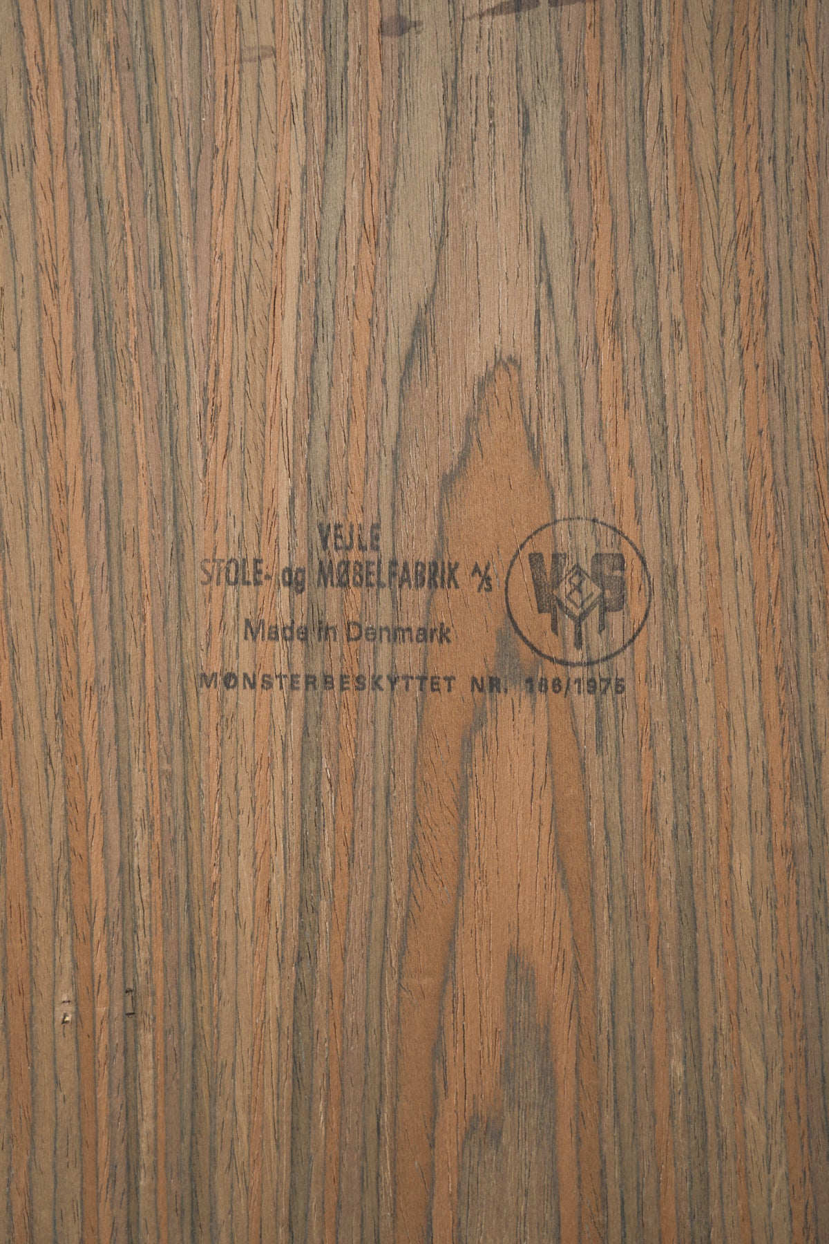 Vejle Stole & Mobelfabrik コーヒーテーブル<br>ヴィンテージ<br>cerote antiques - ヴィンテージ SHARK ATTACK