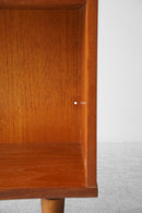 チークウッド ブックシェルフ<br>大阪店 - ヴィンテージ SHARK ATTACK