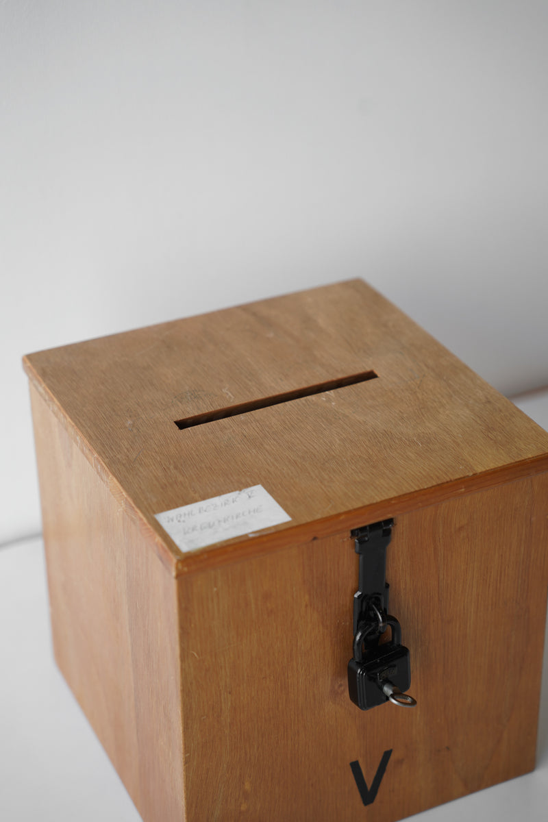 ドネーションボックス<br>大和店、大阪店 - ヴィンテージ SHARK ATTACK