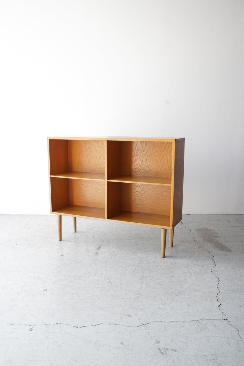 オークウッド ブックシェルフ<br>大和店 - ヴィンテージ SHARK ATTACK