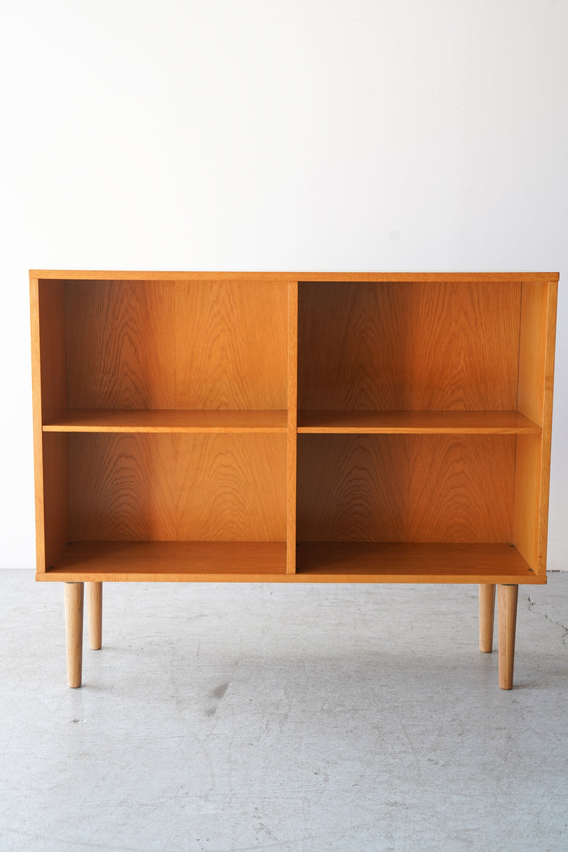 オークウッド ブックシェルフ<br>大和店 - ヴィンテージ SHARK ATTACK