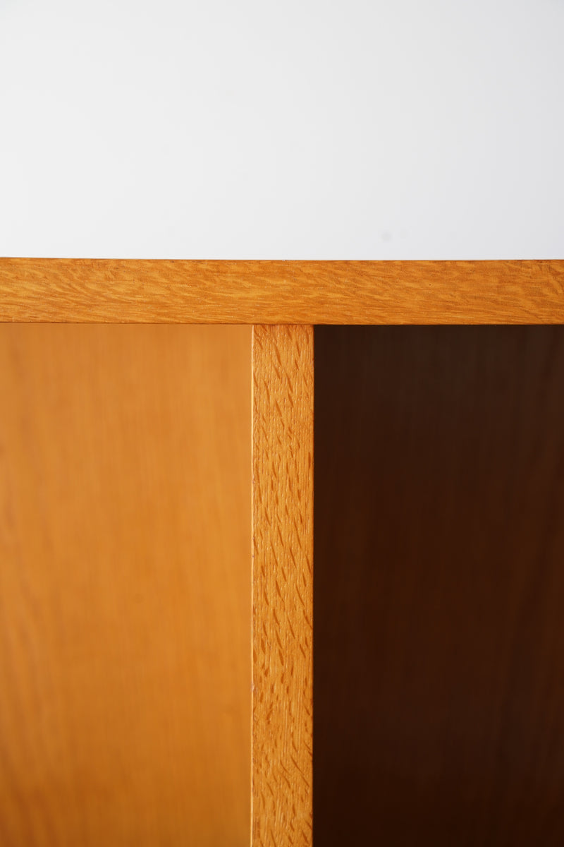 オークウッド ブックシェルフ<br>大和店 - ヴィンテージ SHARK ATTACK