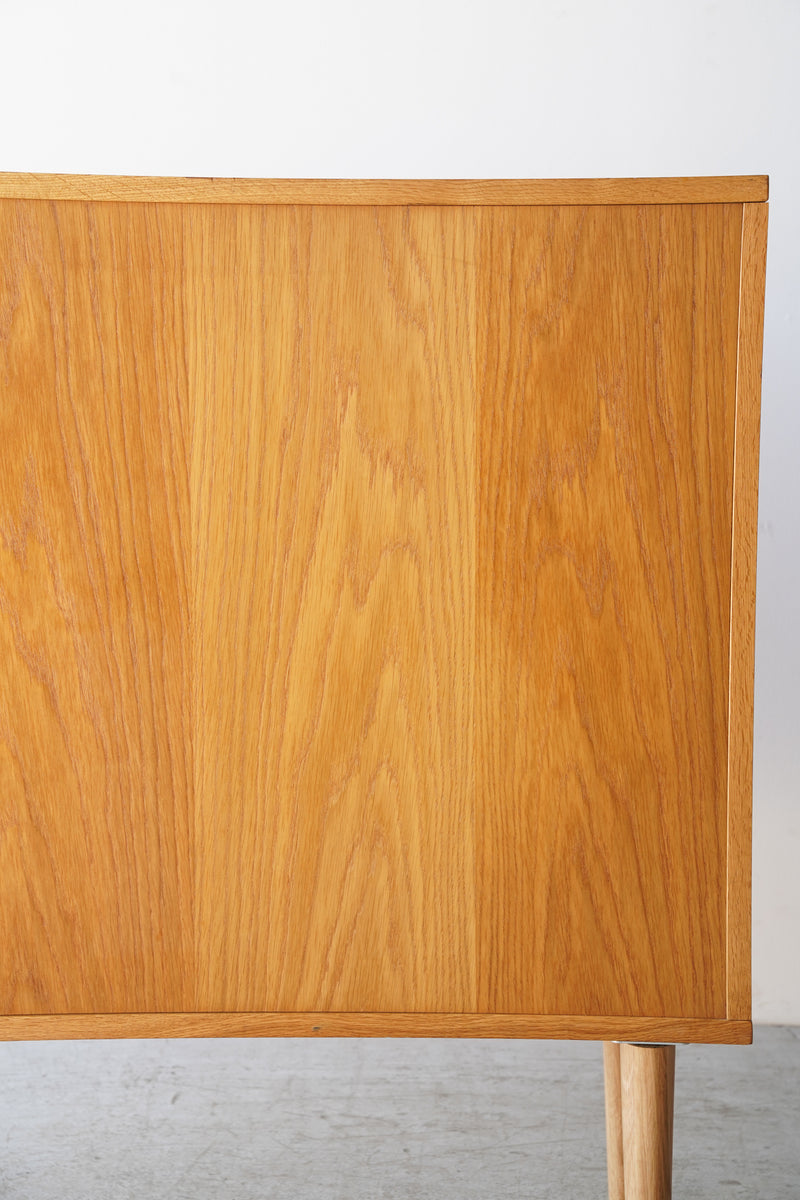 オークウッド ブックシェルフ<br>大和店 - ヴィンテージ SHARK ATTACK