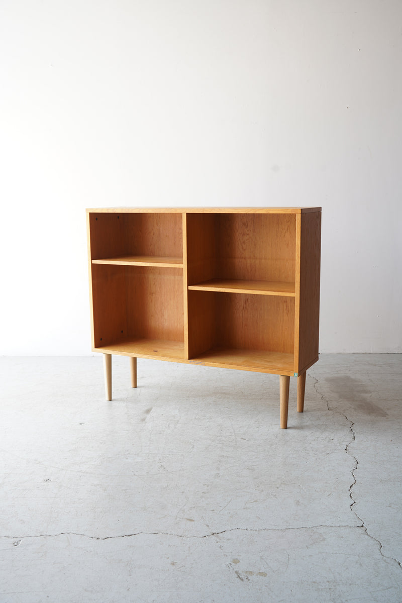 オークウッド ブックシェルフ<br>大和店 - ヴィンテージ SHARK ATTACK