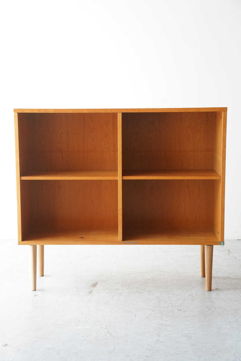 オークウッド ブックシェルフ<br>大和店 - ヴィンテージ SHARK ATTACK