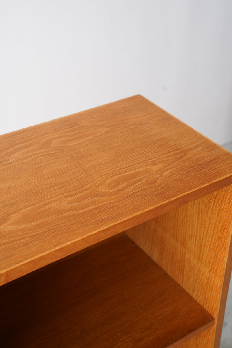 オークウッド ブックシェルフ<br>大和店 - ヴィンテージ SHARK ATTACK