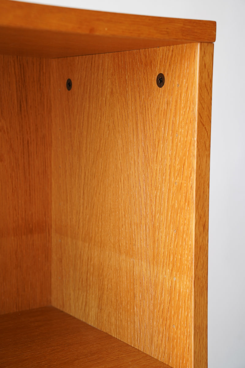 オークウッド ブックシェルフ<br>大和店 - ヴィンテージ SHARK ATTACK