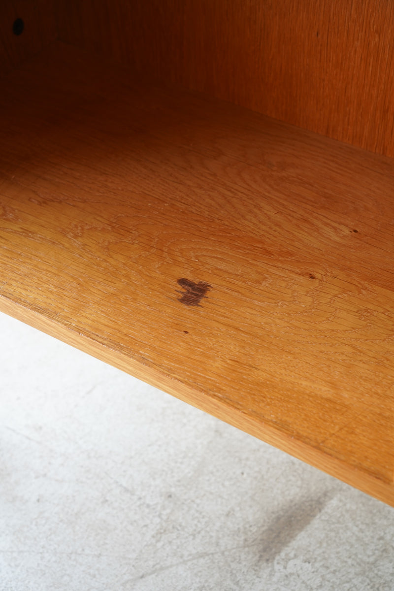 オークウッド ブックシェルフ<br>大和店 - ヴィンテージ SHARK ATTACK