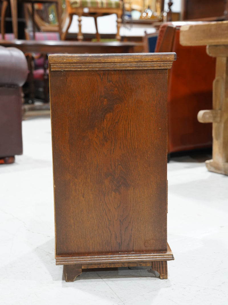 オークウッド ナイトキャビネット/チェスト <br> 大和店 - ヴィンテージ SHARK ATTACK