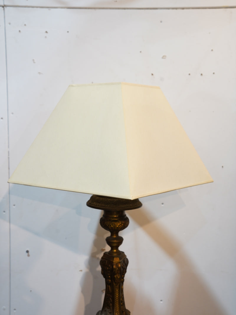 テーブルランプ <br> 大和店 - ヴィンテージ SHARK ATTACK