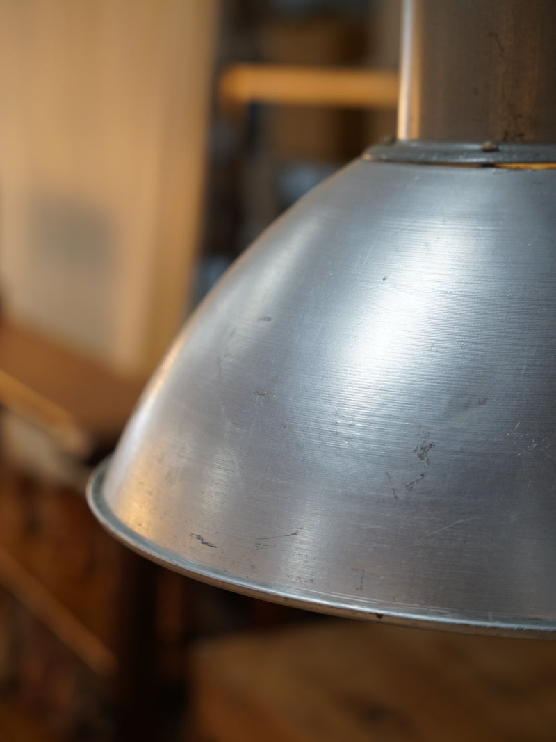 ペンダントランプ <br> 大和店 - ヴィンテージ SHARK ATTACK