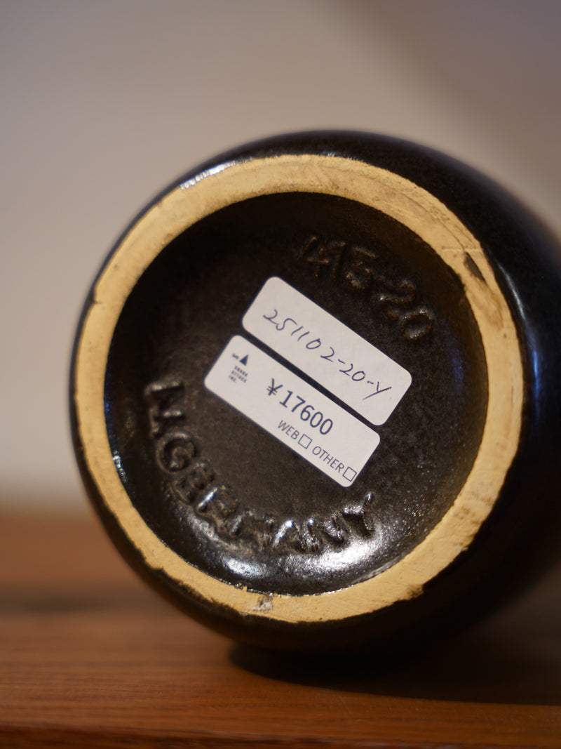 Fat Lava 413/20 <br> セラミックフラワーベース <br> West Germany <br> ceroteantiques - ヴィンテージ SHARK ATTACK