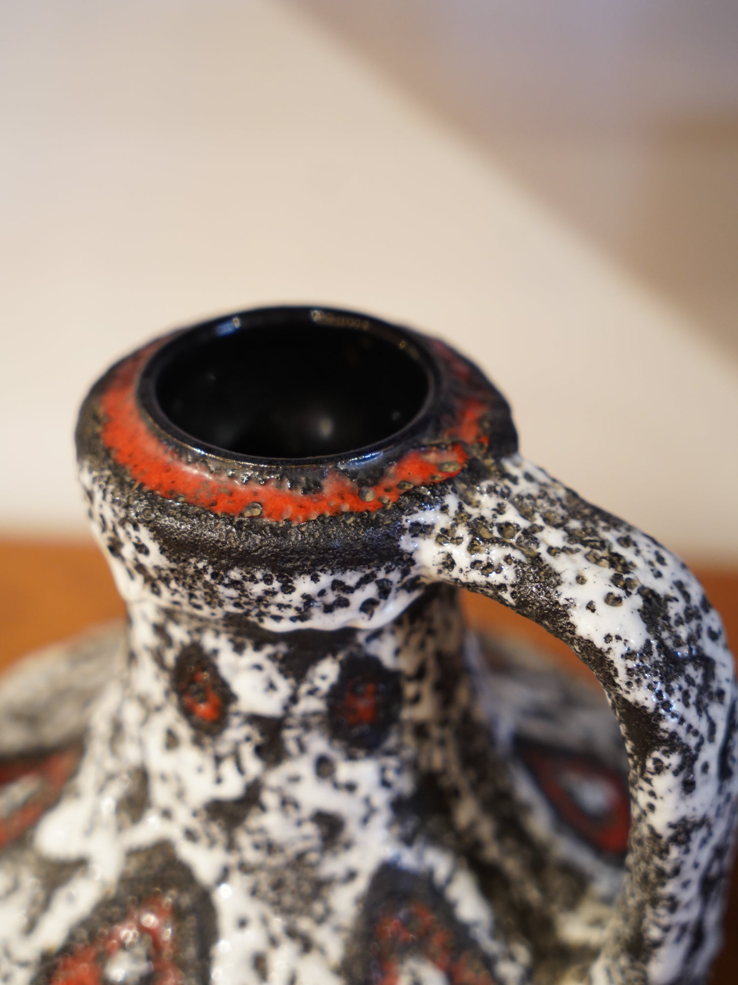 Fat Lava 106/25 <br> セラミックフラワーベース <br> West Germany <br> ceroteantiques - ヴィンテージ SHARK ATTACK