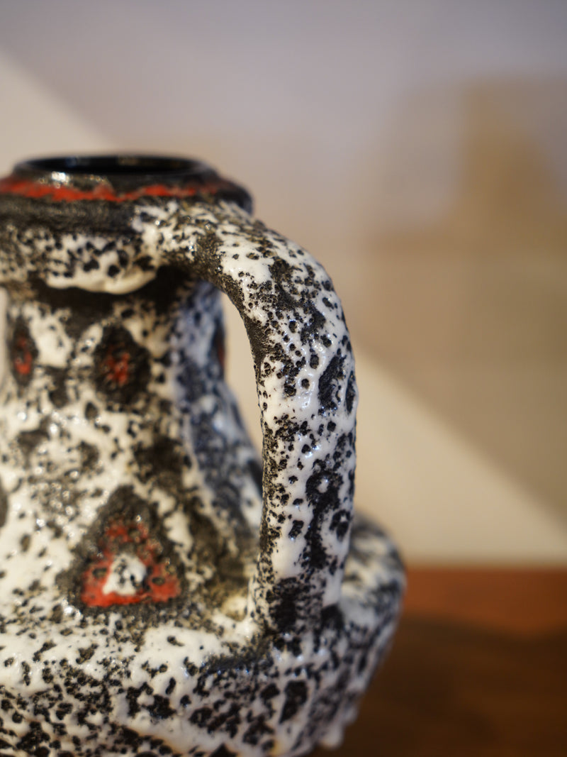 Fat Lava 106/25 <br> セラミックフラワーベース <br> West Germany <br> ceroteantiques - ヴィンテージ SHARK ATTACK