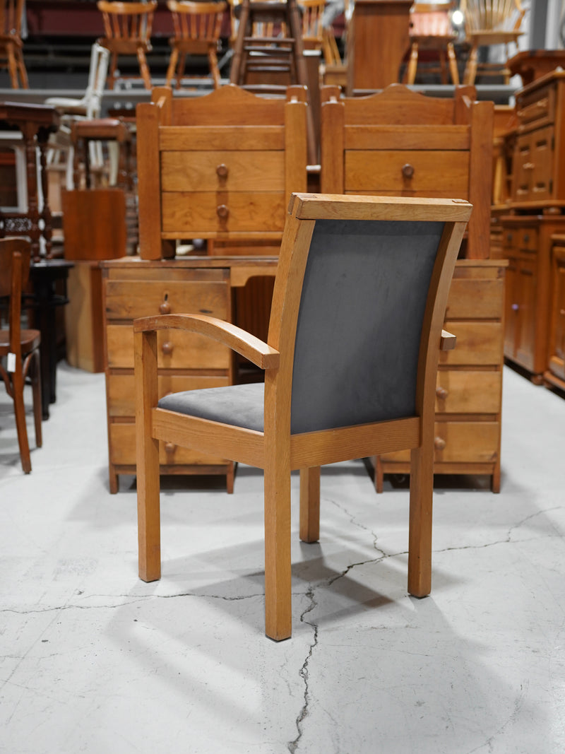 オークウッド アームチェア<br> 大和店 - ヴィンテージ SHARK ATTACK