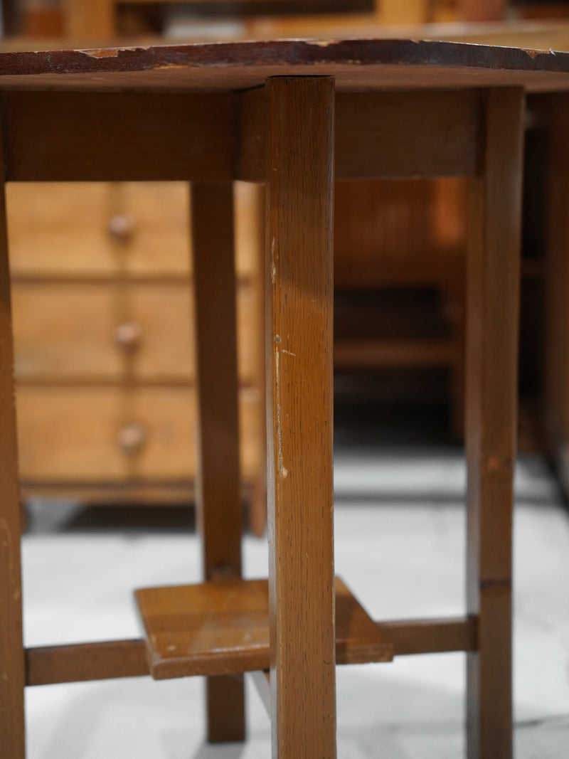 ウッド サイドテーブル <br> 大和店 - ヴィンテージ SHARK ATTACK