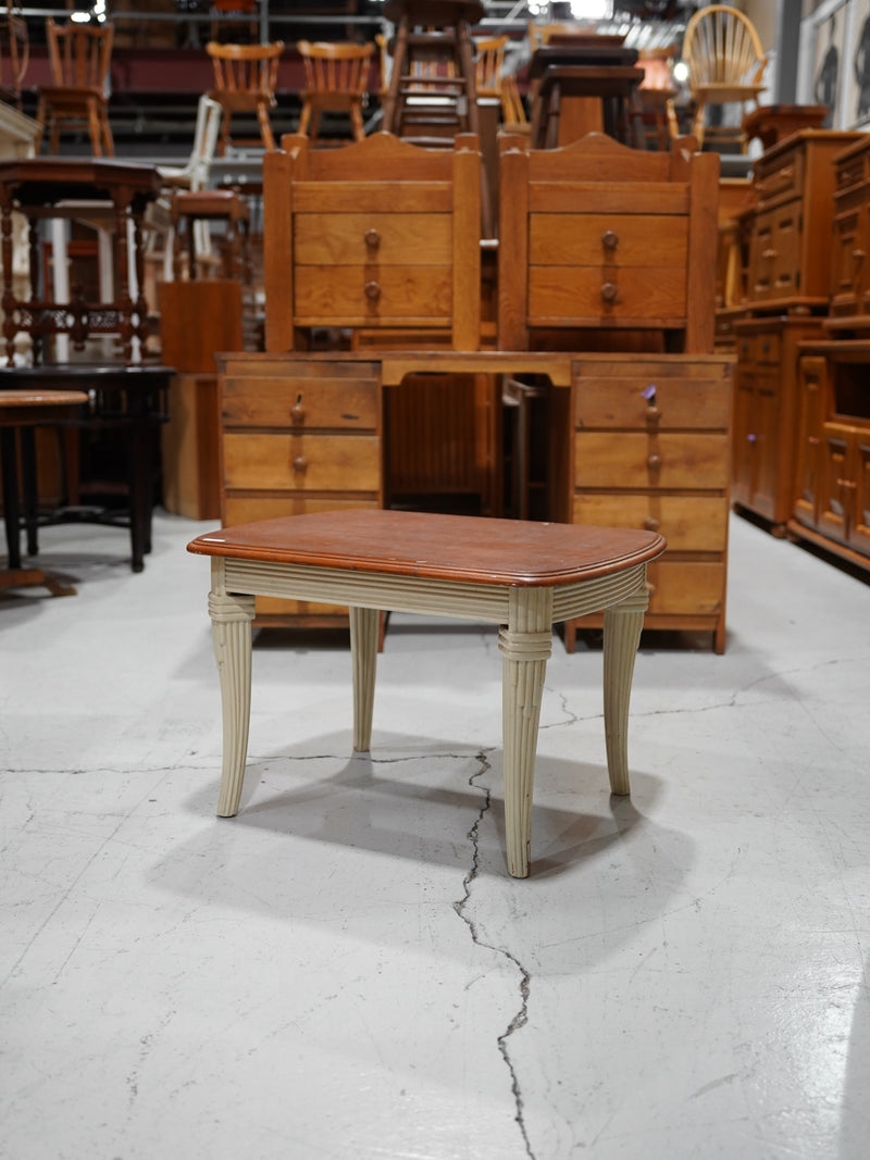 ウッド サイドテーブル <br> 大和店 - ヴィンテージ SHARK ATTACK