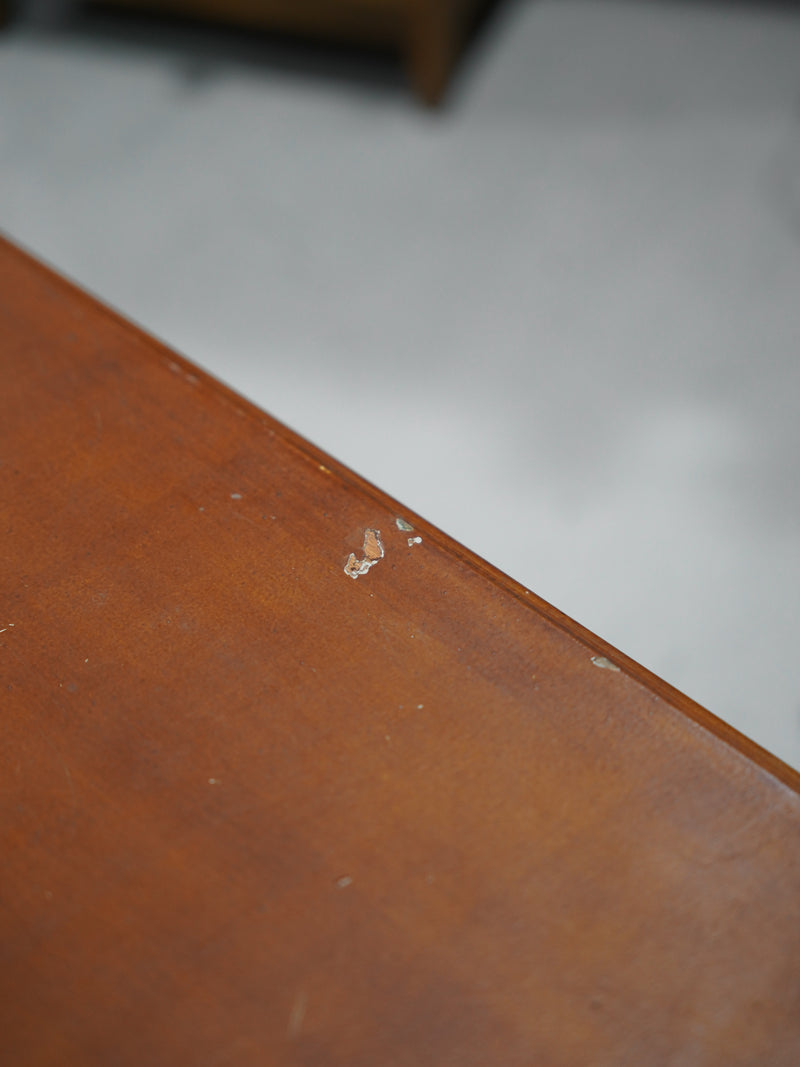 ウッド サイドテーブル <br> 大和店 - ヴィンテージ SHARK ATTACK