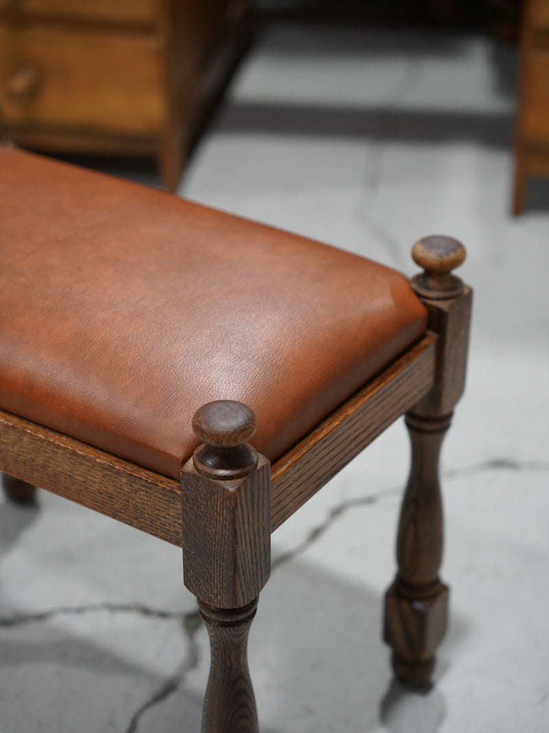 オークウッド レザースツール <br> 大和店 - ヴィンテージ SHARK ATTACK