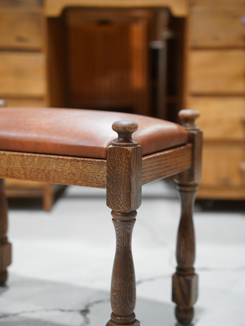 オークウッド レザースツール <br> 大和店 - ヴィンテージ SHARK ATTACK