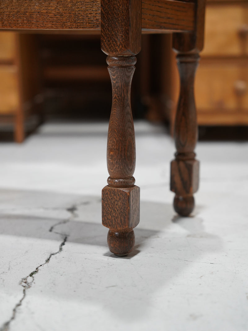 オークウッド レザースツール <br> 大和店 - ヴィンテージ SHARK ATTACK